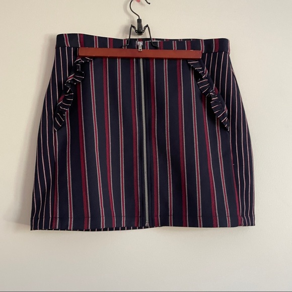 NWT BCBGeneration Striped Ruffle Pocket Mini Skirt Size 10 - Picture 5 of 10